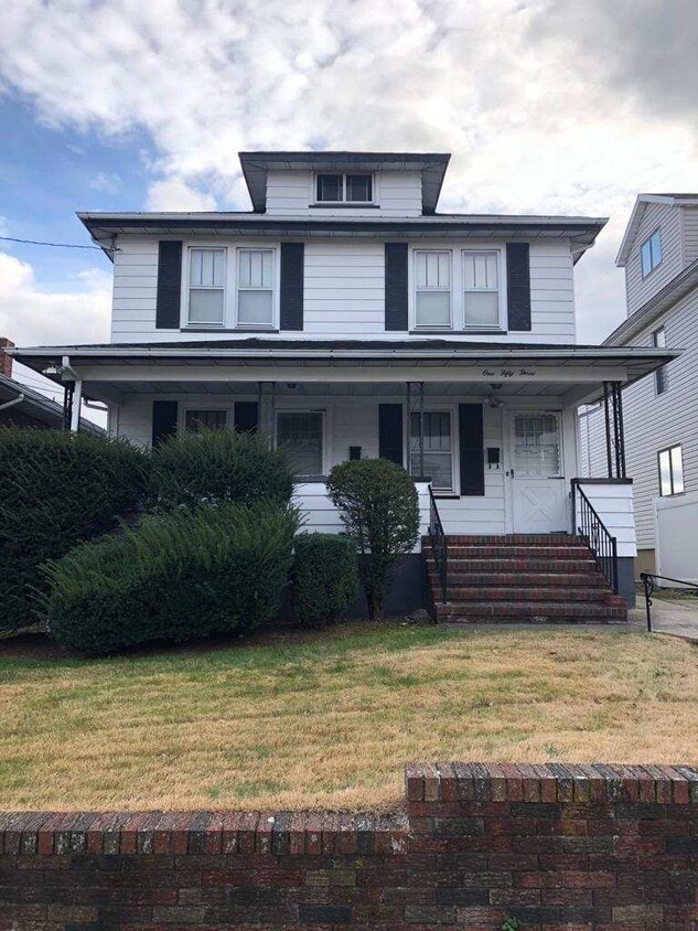 Front - 153 Arlington Ave