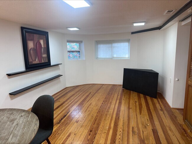 Foto del edificio - 3318 W Pierce Ave