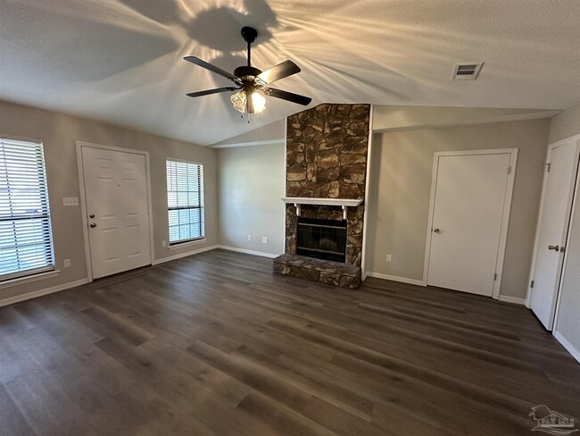 Building Photo - 10150 Candlestick Ln