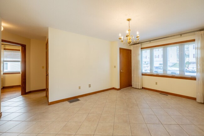 Building Photo - 62 Sandy Brook Dr