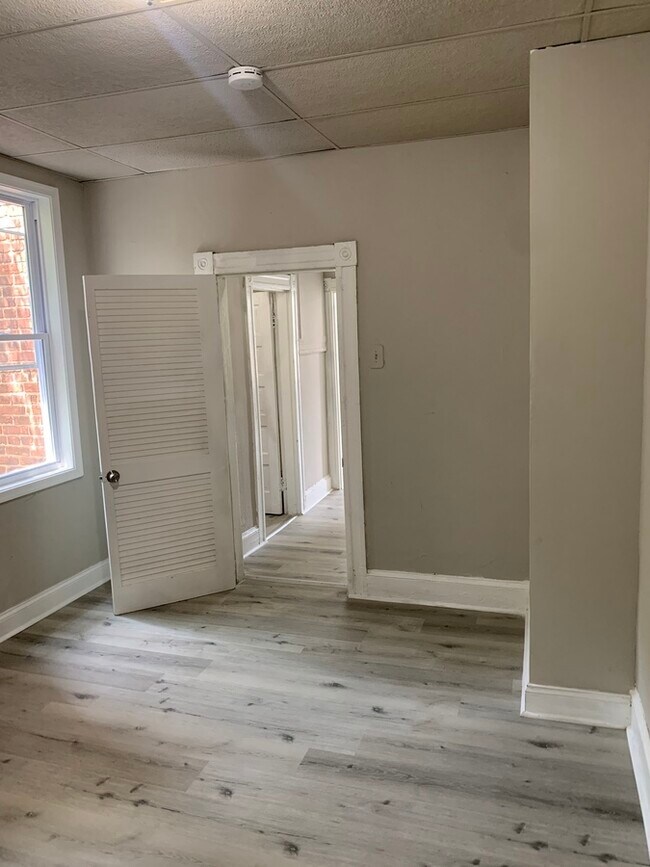 Building Photo - 2807