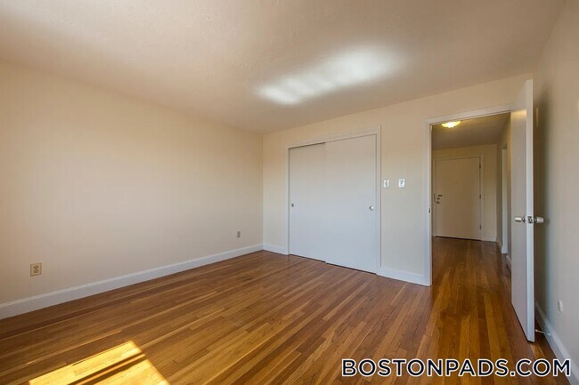 Foto del edificio - 898 Massachusetts Ave