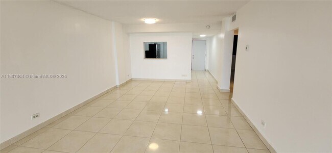 Foto del edificio - 3660 NE 166th St