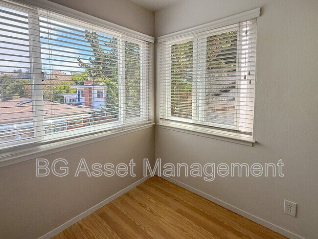 Photo - 121 Eddy St Apartment