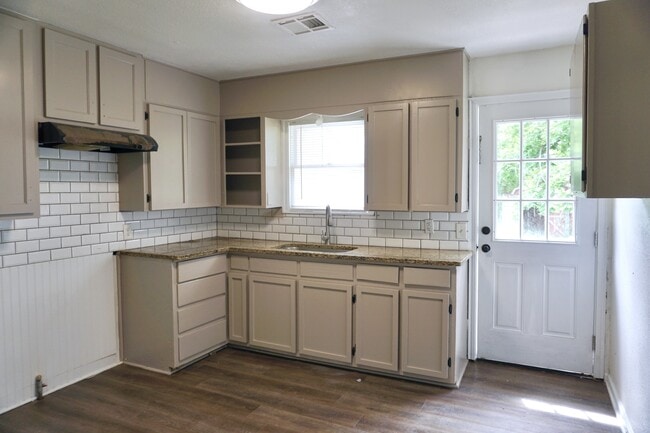 Building Photo - 3128 Speight Ave