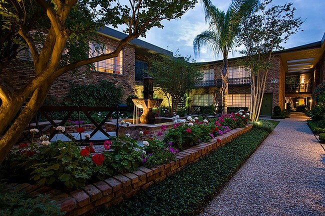 Foto del edificio - 2320 McCue Rd