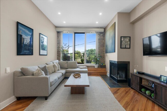 Foto del edificio - 2533 N Ashland Ave