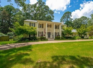 Building Photo - 2820 N Rodney Parham Rd