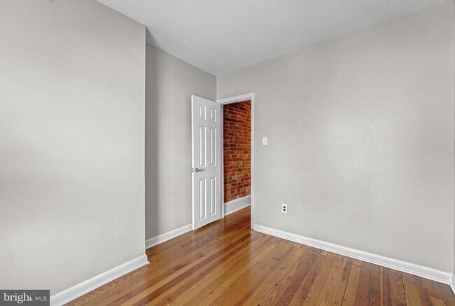 Foto del edificio - 1613 Laurel St