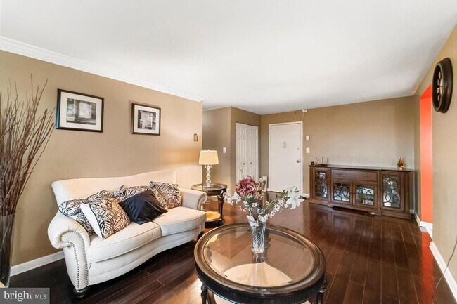 Building Photo - 1111 University Blvd W