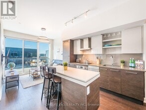 Building Photo - 1030 King St W