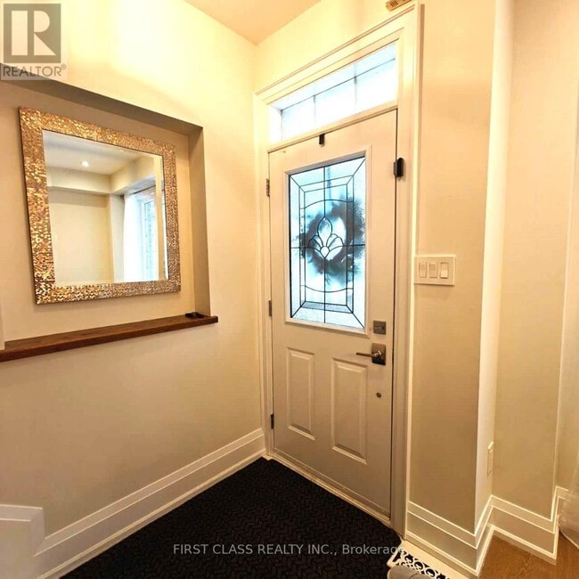 Building Photo - 3430 Hayhurst Crescent