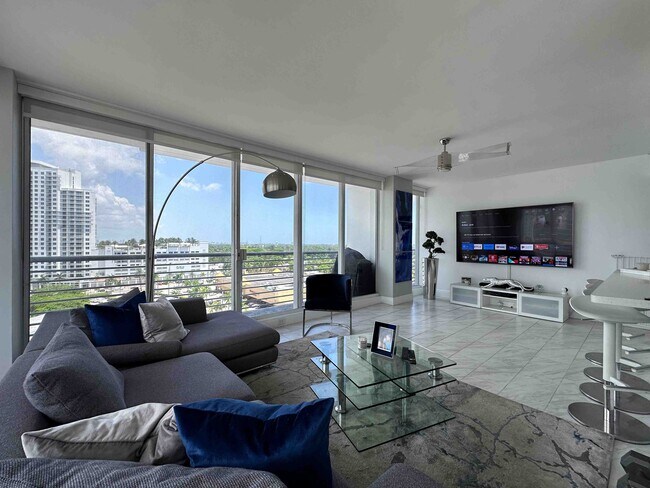 Foto del edificio - 1720 Harrison St