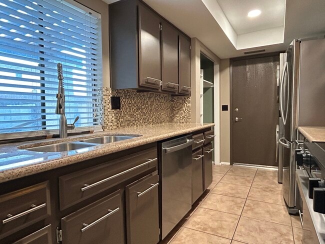 Foto del edificio - 8638 S 51st St