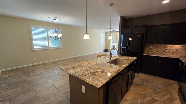 Building Photo - Single Story Del Webb Home!