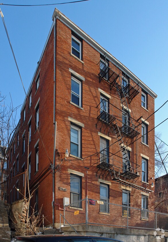 Primary Photo - 218-220 Mohawk St