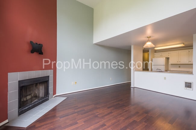 Building Photo - Courtyards at Springville - Great  2/2 Upper Level Condominium Available Now