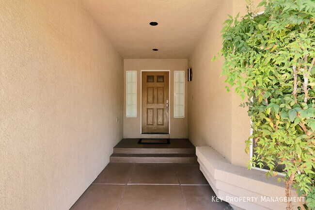 Building Photo - 2409 Eagleridge Dr