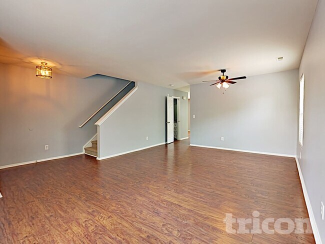 Foto del edificio - 4312 Larkhaven Village Dr