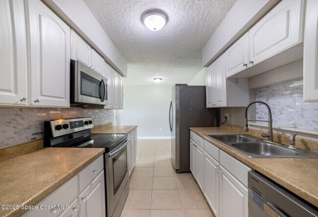 Foto del edificio - 2285 Dolphin Rd