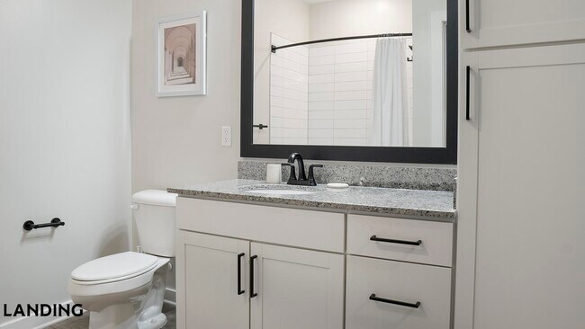 Foto del edificio - 1270 Hillcrest Dr
