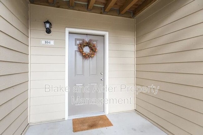Building Photo - 15076 NW Central Dr