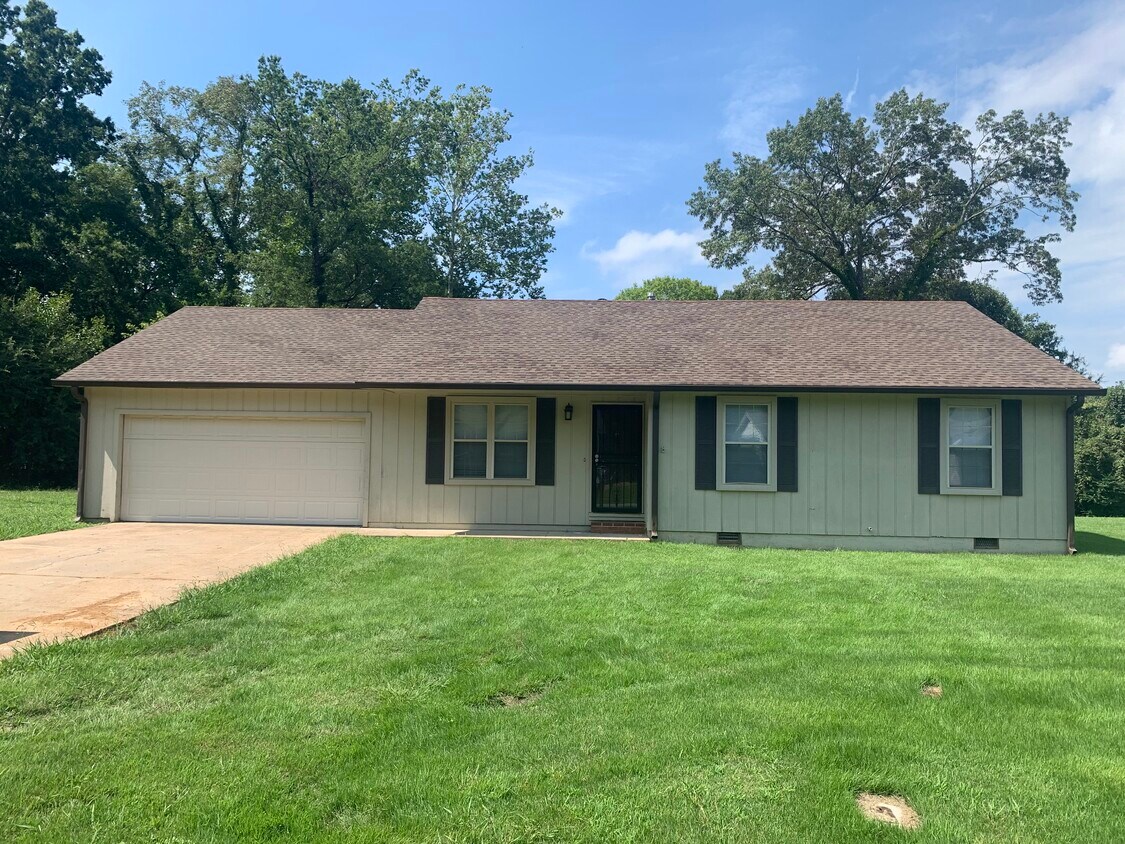 23 Live Oak Pl, Jackson, TN 38305 House Rental in Jackson, TN