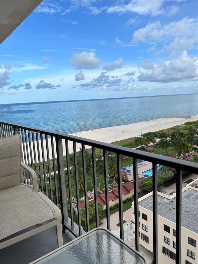 Foto del edificio - 2625 Collins Ave
