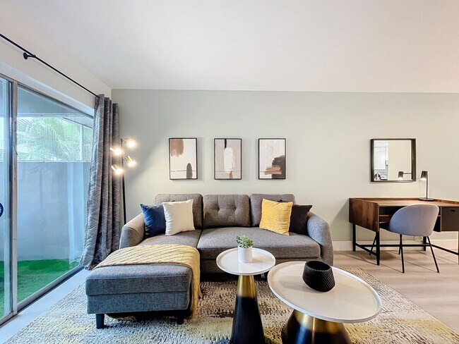 Building Photo - 1401 SE 15th St