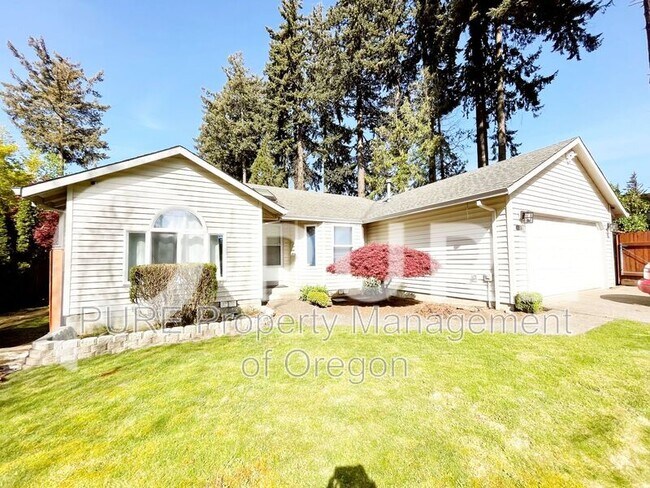 Building Photo - 1535 NW Wallula Ave