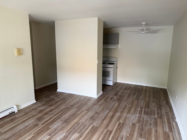 Foto del edificio - 327 Hawthorne Cir