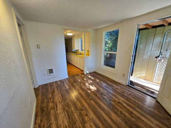 Building Photo - 510 N Collier St