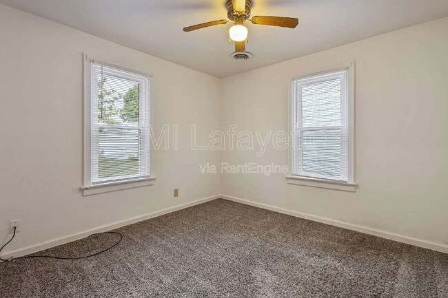 Building Photo - 2022 Charles St