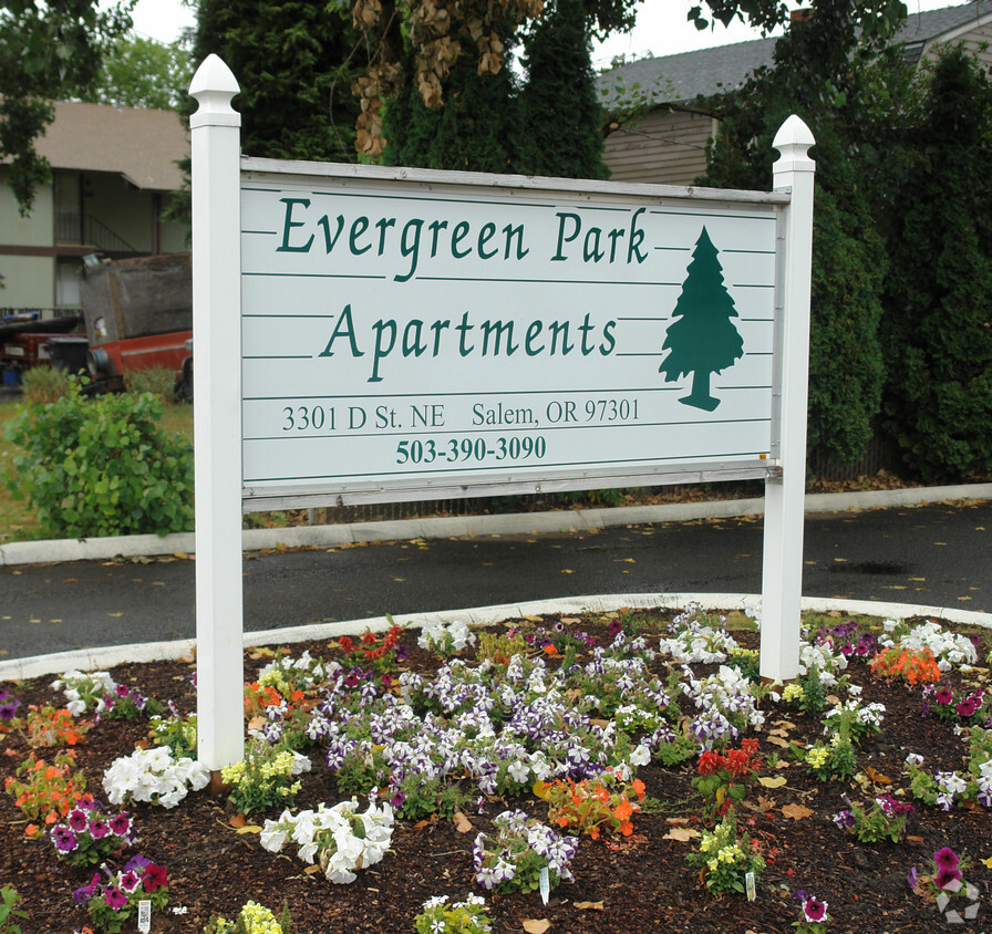 Building Photo - Evergreen Park Apartments