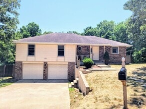 Building Photo - 102 Courtney Ct
