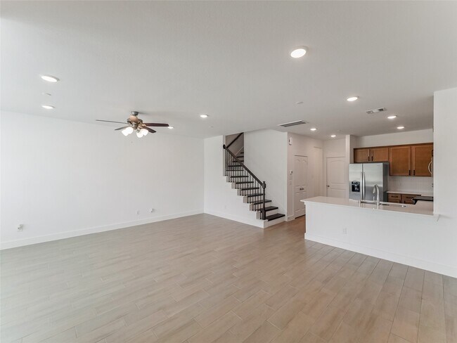 Building Photo - 2230 Memory Oaks Dr