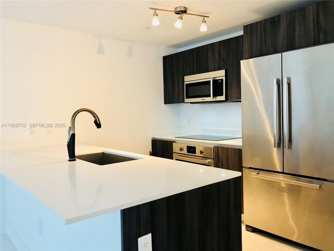 Building Photo - 488 NE 18th St