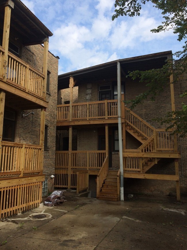 Foto del edificio - 6600 S Maplewood Ave
