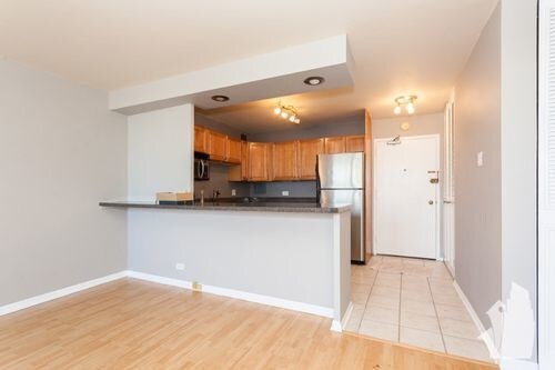 Foto del edificio - 555 W Cornelia Ave