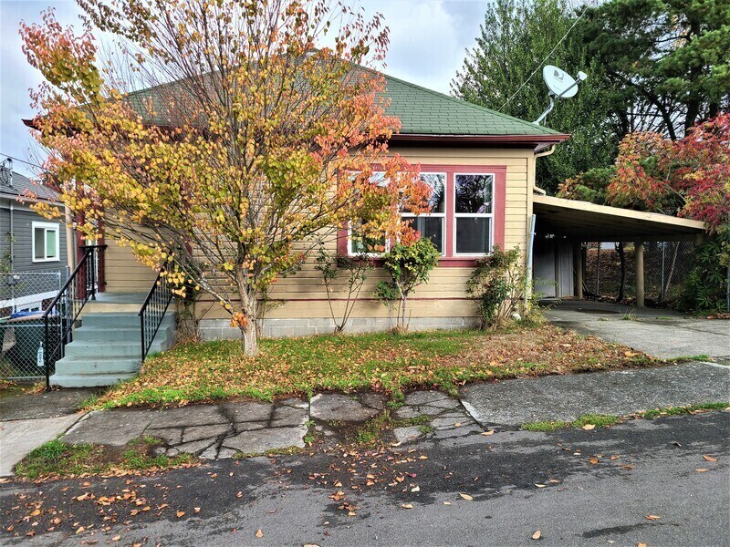 Primary Photo - 2612 S Grand St