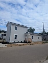 Building Photo - 1001 E 9th St