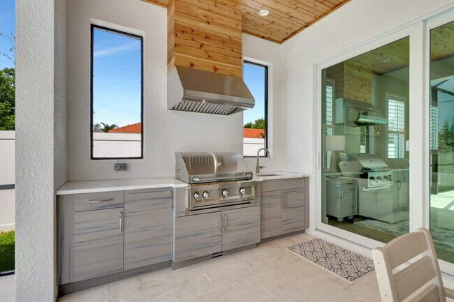 Foto del edificio - 846 95th Ave N