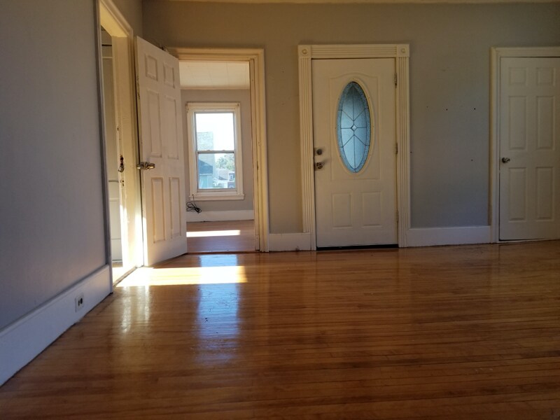 Foto del edificio - 230 Pleasant St