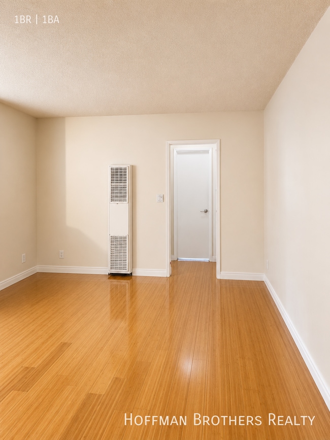 Foto del edificio - 12811 Caswell Ave