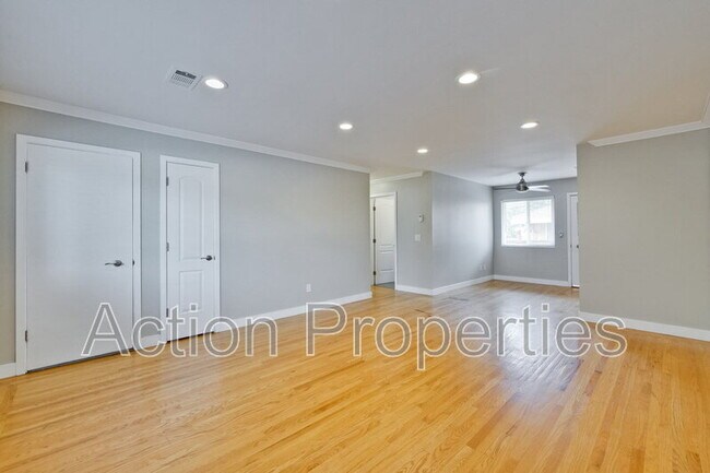 Foto del edificio - 661 Channing Ave