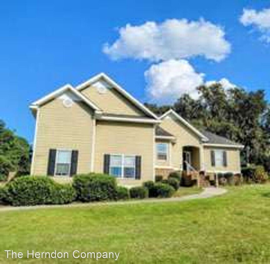3 br, 2 bath House 3577 Victoria Drive House Rental in Valdosta, GA