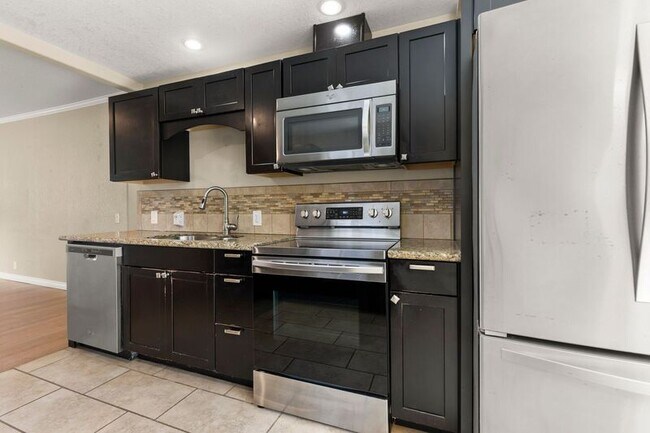 Foto del edificio - 7204 N Central St