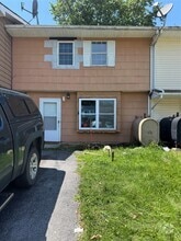 Building Photo - 11 Columbine Ct