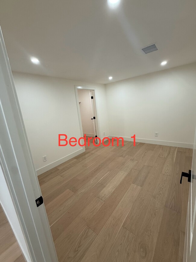 Foto del edificio - 731 Valota Rd