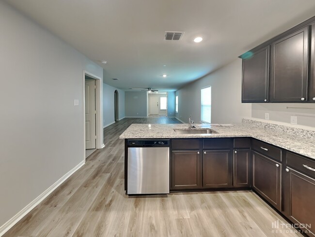 Building Photo - 715 Wonderland Trail New Braunfels TX
